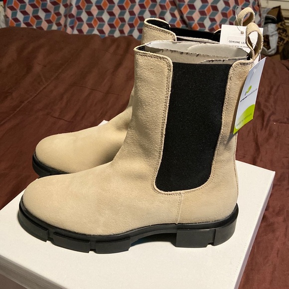 Leather Slip On Booties by Cruza Tendencia Brand. NWT! - Picture 3 of 16